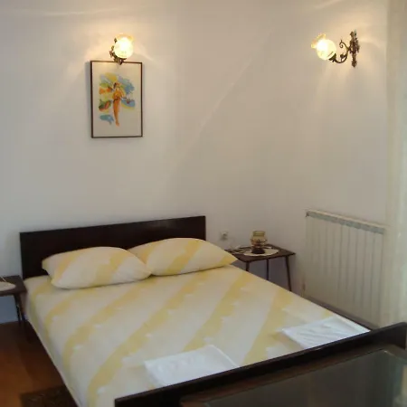 Domovinska 20 Ivanka Apartment